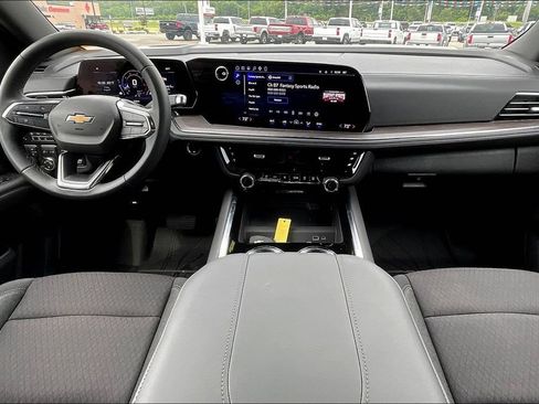 Used 2026 Chevrolet Tahoe LS AWD/4WD image 5