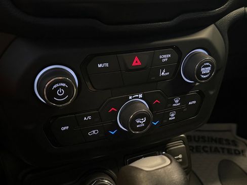 Used 2022 Jeep Renegade Latitude image 13