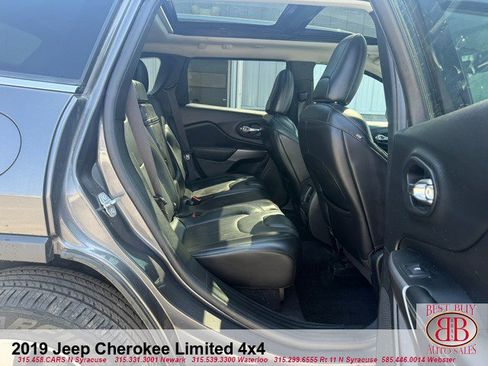 Used 2019 Jeep Cherokee Limited AWD/4WD image 13