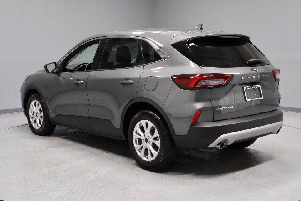 Used 2023 Ford Escape Active w/ Cold Weather Package FWD image 9