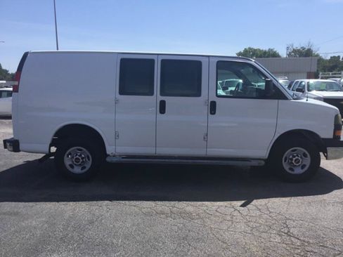 Used 2014 GMC Savana 2500 RWD image 6