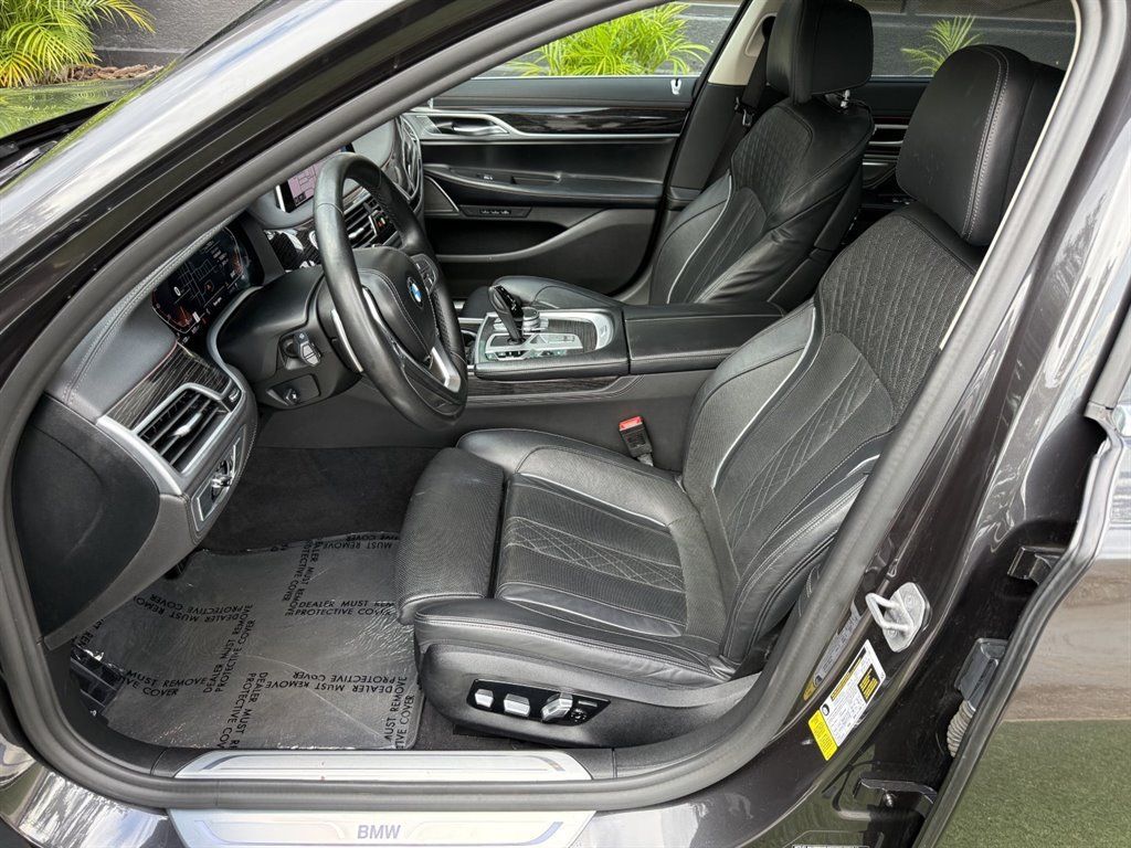 Used 2022 BMW 740i RWD image 11