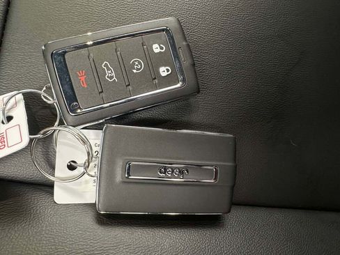 New 2025 Jeep Grand Cherokee L Limited w/ Black Appearance Package image 31