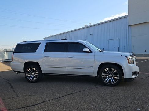 Used 2019 GMC Yukon XL Denali w/ Denali Ultimate Package AWD/4WD image 4