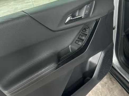 Used 2025 Chevrolet Equinox LT FWD image 20