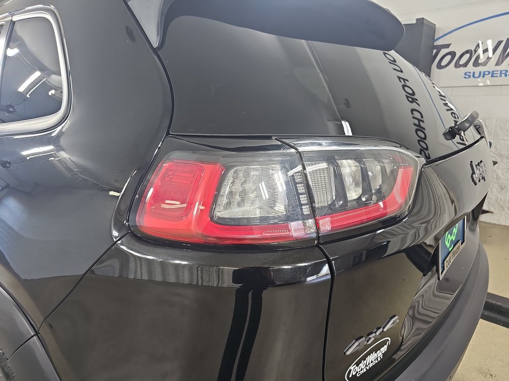 Used 2019 Jeep Cherokee Trailhawk AWD/4WD image 39
