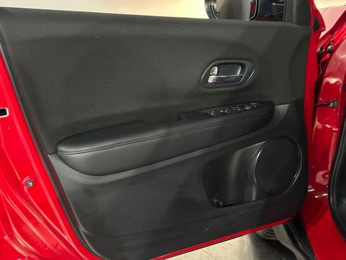 Used 2018 Honda HR-V LX image 17