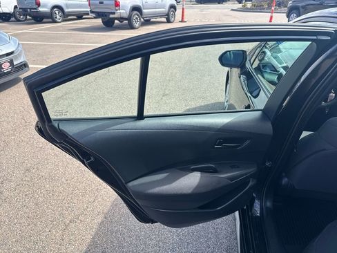 Used 2022 Toyota Corolla LE FWD image 38