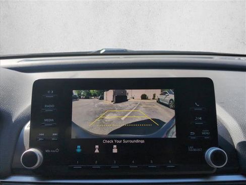 Used 2018 Honda Accord LX image 13