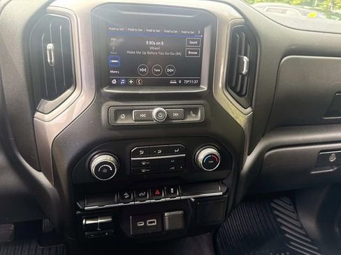 Used 2021 Chevrolet Silverado 1500 Custom Trail Boss AWD/4WD image 24