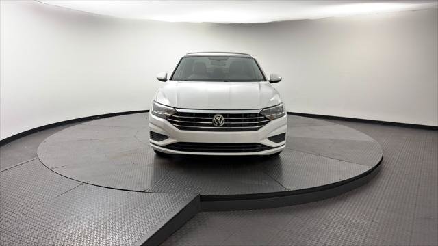 Used 2020 Volkswagen Jetta SE w/ SE Cold Weather Package FWD image 12