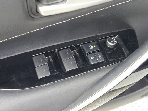 Used 2021 Toyota Corolla XSE image 21