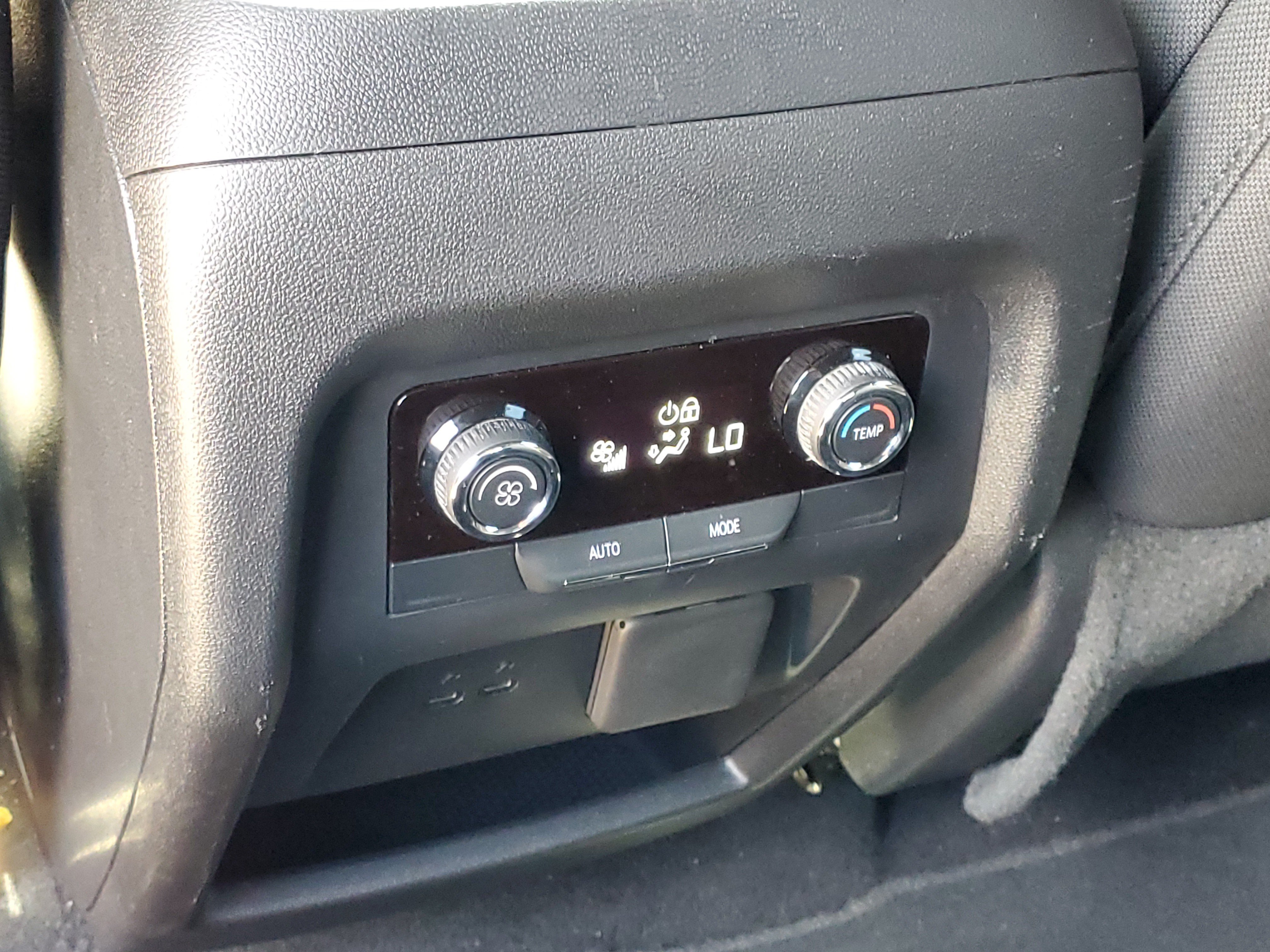 Used 2026 Chevrolet Traverse LT w/ Driver Confidence Package FWD image 29