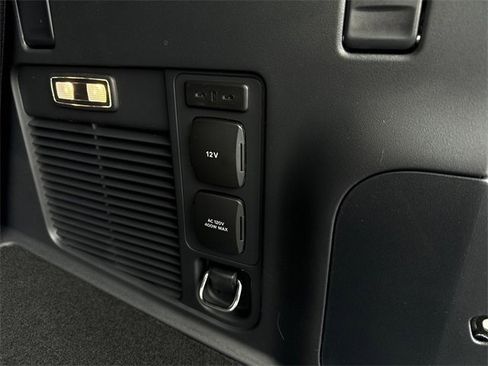 New 2025 Lincoln Navigator Reserve w/ Jet Appearance Package image 16