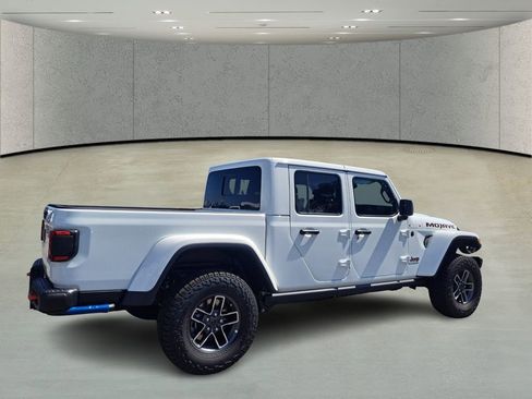 New 2025 Jeep Gladiator Mojave image 5