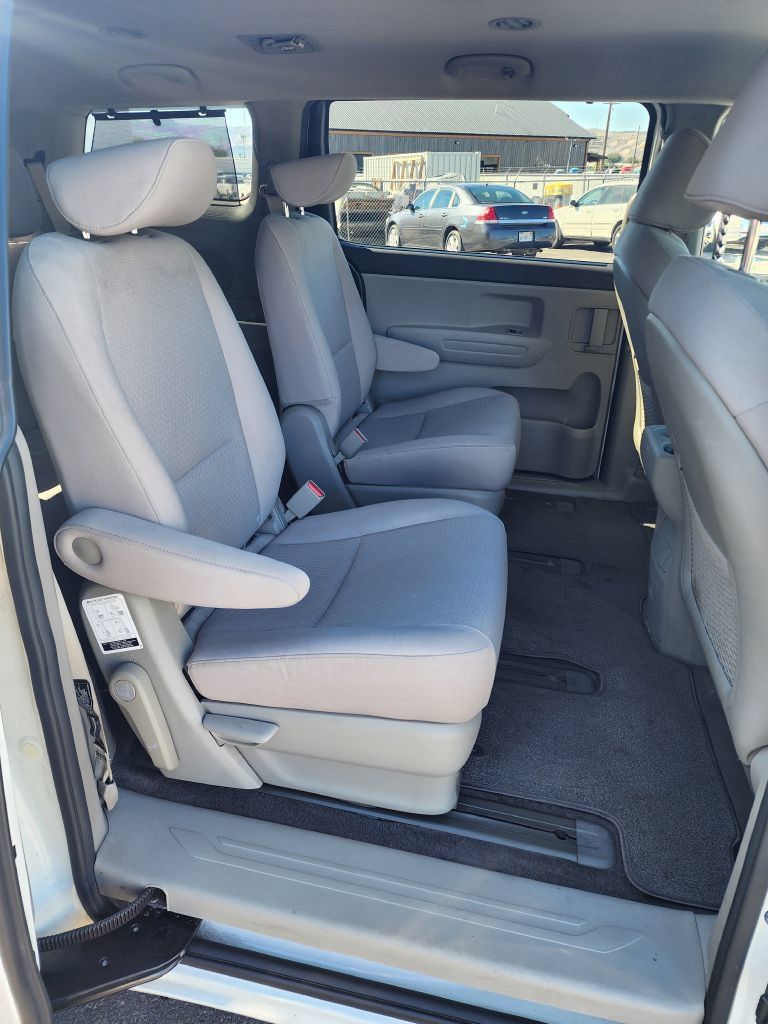 Used 2016 Kia Sedona LX w/ Option Group 020 FWD image 8
