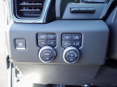 Used 2025 GMC Sierra 1500 AT4 w/ AT4 Premium Package AWD/4WD image 19