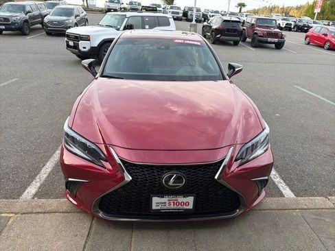 Used 2023 Lexus ES 300h w/ Premium Package image 7