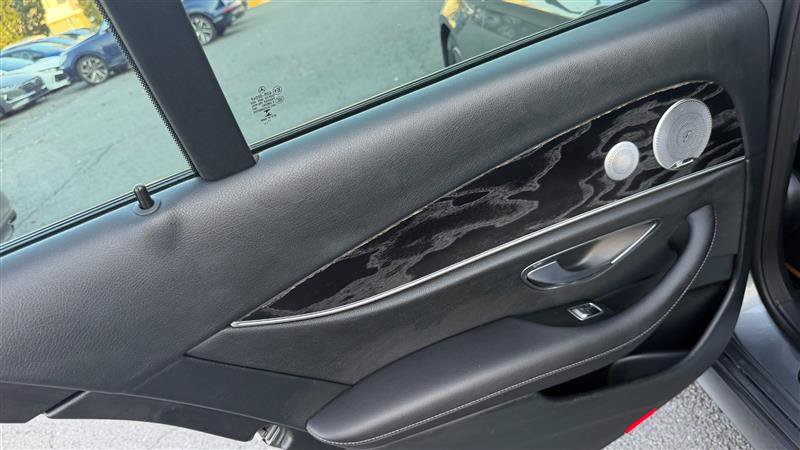 Used 2018 Mercedes-Benz E 300 image 22