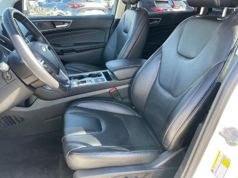 Used 2022 Ford Edge Titanium image 6