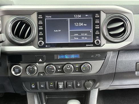 Used 2022 Toyota Tacoma TRD Off-Road w/ Technology Package image 15