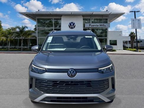 New 2026 Volkswagen Tiguan SE FWD image 2