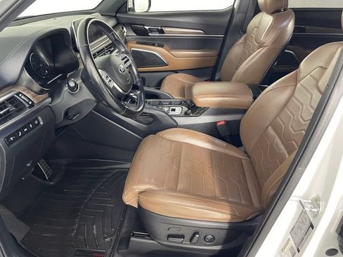 Used 2020 Kia Telluride SX w/ SX Prestige Package AWD/4WD image 2