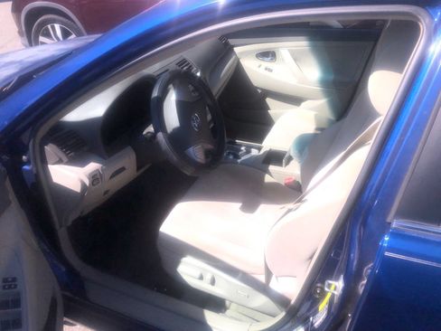 Used 2010 Toyota Camry LE FWD image 2