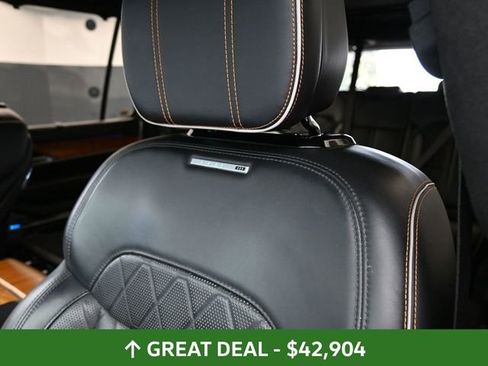 Used 2022 Jeep Grand Wagoneer Series III AWD/4WD image 24