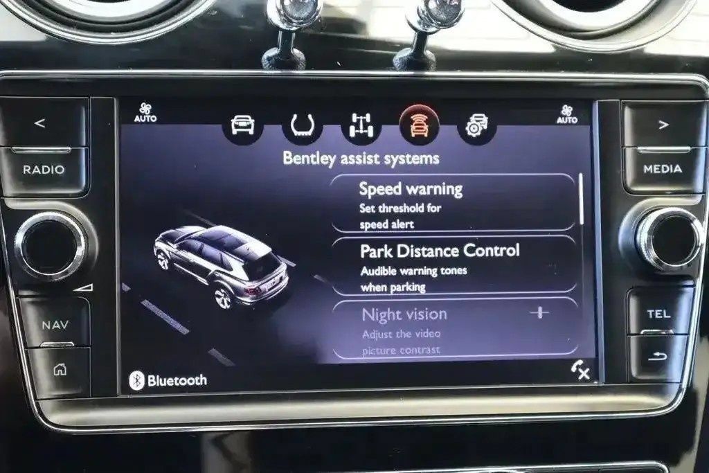 Used 2017 Bentley Bentayga AWD/4WD image 27
