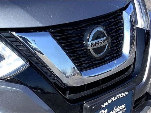 Used 2020 Nissan Rogue SV image 34
