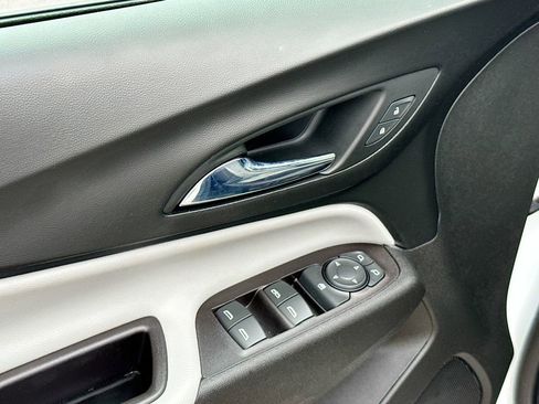 Used 2022 Chevrolet Equinox LS w/ LS Convenience Package image 17