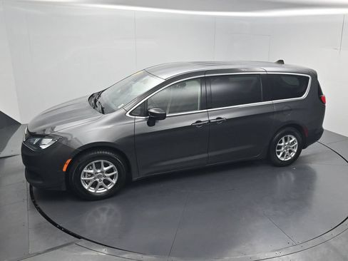 Used 2023 Chrysler Voyager LX FWD image 46