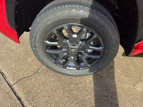 New 2026 Toyota Tundra Platinum image 37