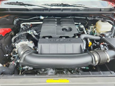 Used 2024 Nissan Frontier SL RWD image 10