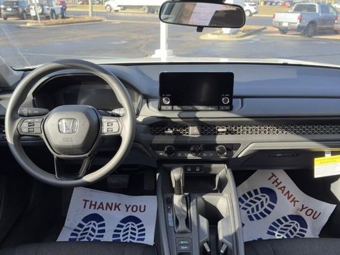 Certified 2025 Honda Accord SE image 14