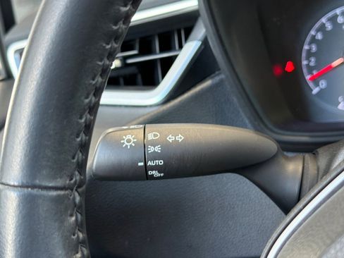 Used 2020 Toyota Corolla SE w/ SE Premium Package FWD image 31
