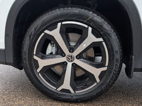 New 2026 Volkswagen Tiguan SE AWD/4WD image 3