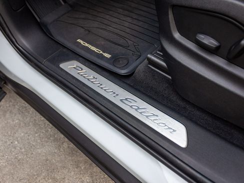 Used 2022 Porsche Cayenne S Platinum image 12