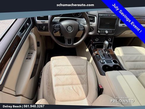 Used 2016 Volkswagen Touareg Sport AWD/4WD image 14