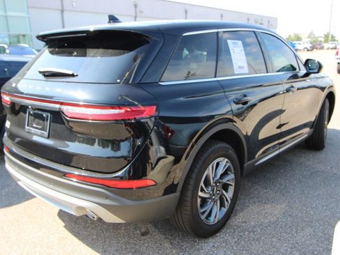 Used 2025 Lincoln Corsair FWD image 9
