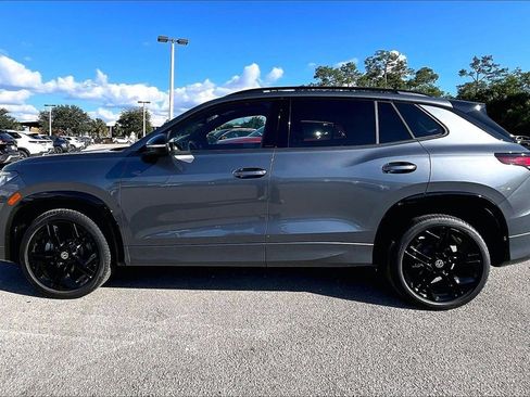 New 2026 Volkswagen Tiguan SE R-Line image 8