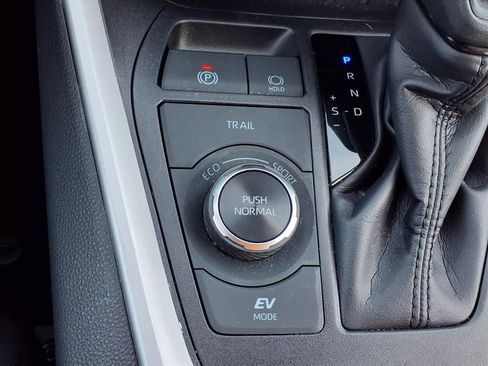 Certified 2025 Toyota RAV4 XLE image 15