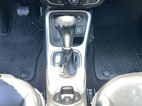 Used 2018 Jeep Compass Latitude w/ Popular Equipment Group AWD/4WD image 22