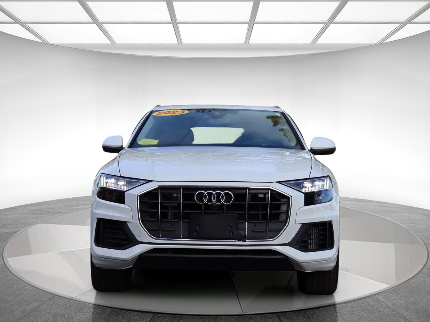 Used 2023 Audi Q8 Premium w/ Convenience Package AWD/4WD image 2