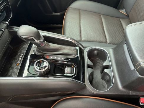 Certified 2023 GMC Canyon AT4 w/ AT4 Premium Package AWD/4WD image 12