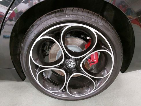 New 2025 Alfa Romeo Giulia w/ Veloce Package Rwd image 34