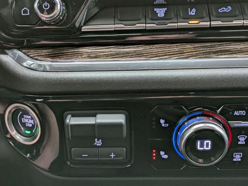 Used 2024 GMC Sierra 3500 SLE w/ SLE Value Package image 7