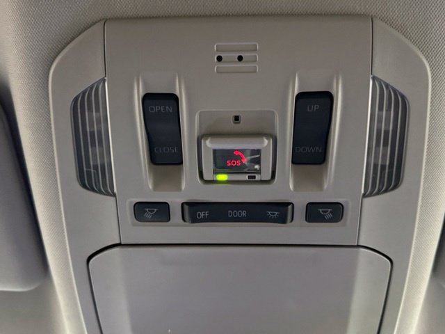 Used 2023 Toyota Highlander XLE FWD image 32
