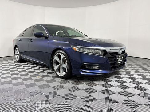 Used 2018 Honda Accord Touring image 12